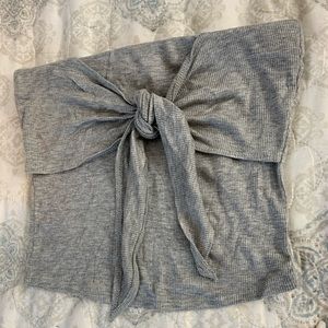 Grey crop top size m but runs small🌸